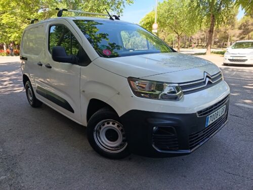2f2afd7c-5c19-4f02-8b8a-3da2cbf8d306 CITROËN BERLINGO BlueHDi Talla M